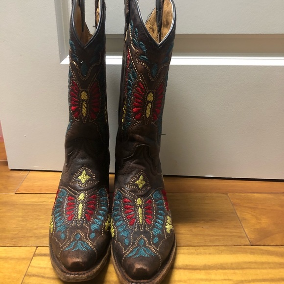 Corral Shoes - Corral boots teen 4.5 fits a woman’s size 6
